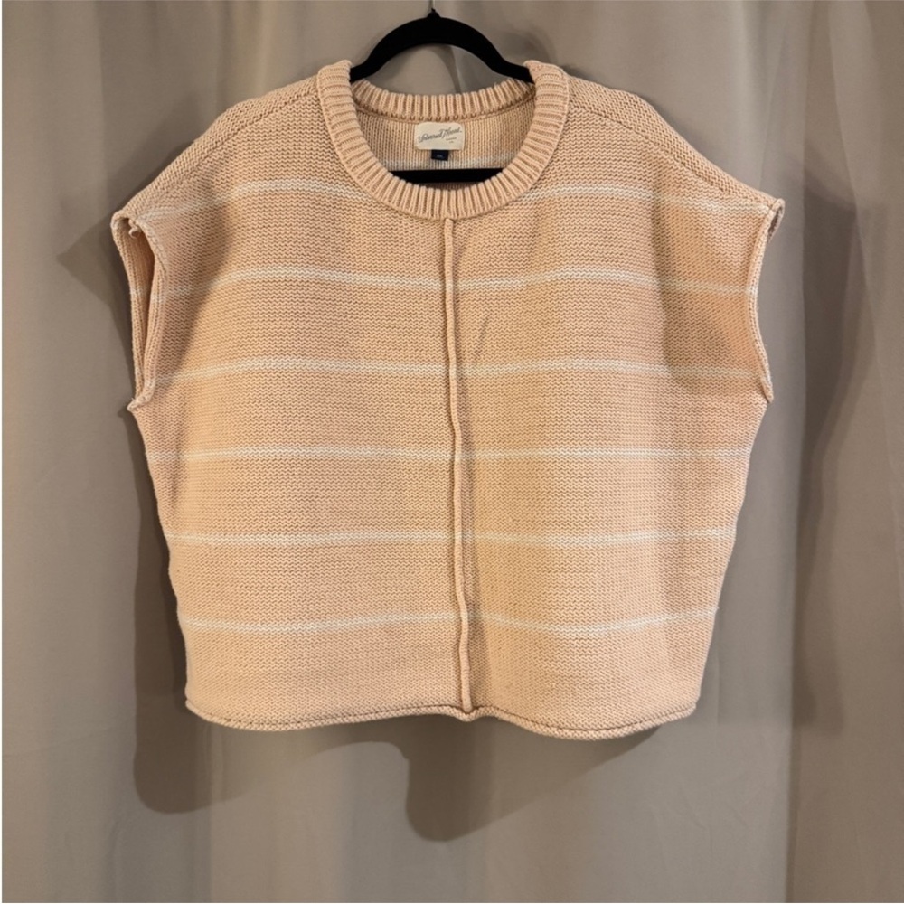 Universal Thread Cream (peachy) & White Striped Sleeveless Crewneck Sweater Vest